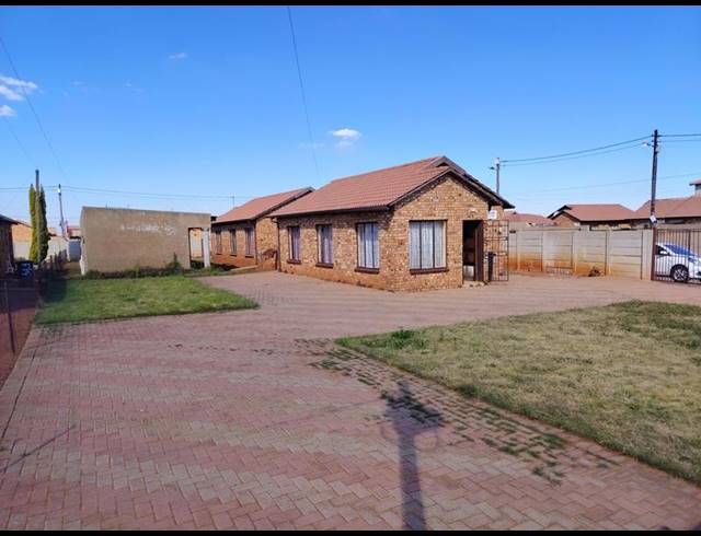 3 BEDROOM PROPERTY TO RENT IN PROTEA GLEN EXT